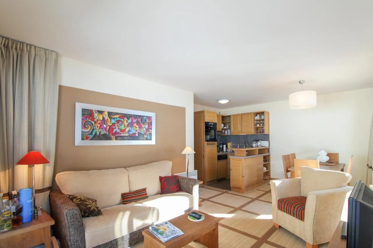 Apartment Spacious Family 2-Bed, 2-Bath With Parking, Private Piste Flaine