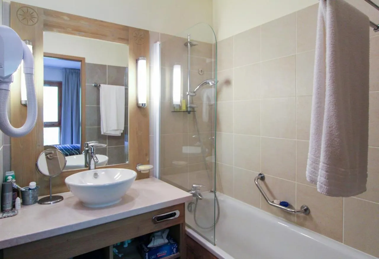 Apartment Spacious Family 2-Bed, 2-Bath With Parking, Private Piste Flaine