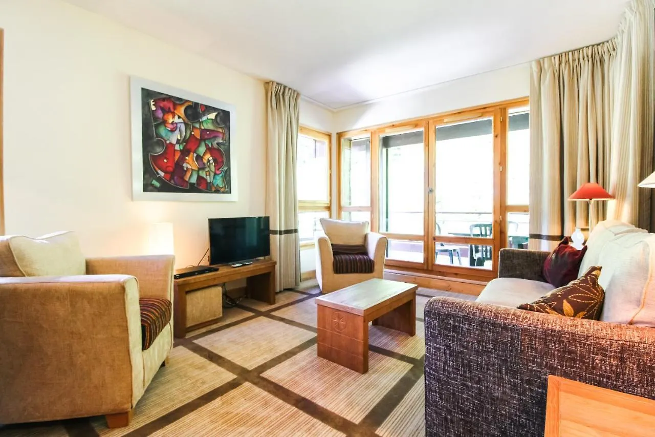 Apartment Spacious Family 2-Bed, 2-Bath With Parking, Private Piste Flaine