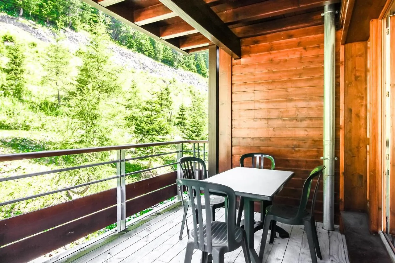 Spacious Family 2-Bed, 2-Bath With Parking, Private Piste Flaine Apartment