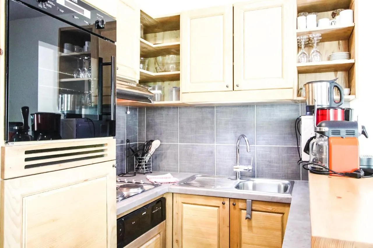 Spacious Family 2-Bed, 2-Bath With Parking, Private Piste Flaine Apartment